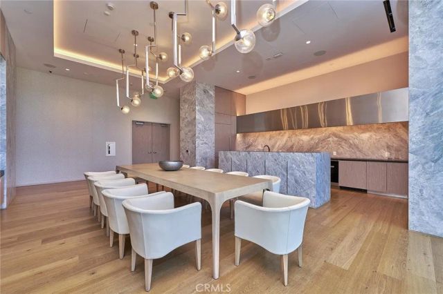 877 Francisco 1717, Los Angeles, CA 90017