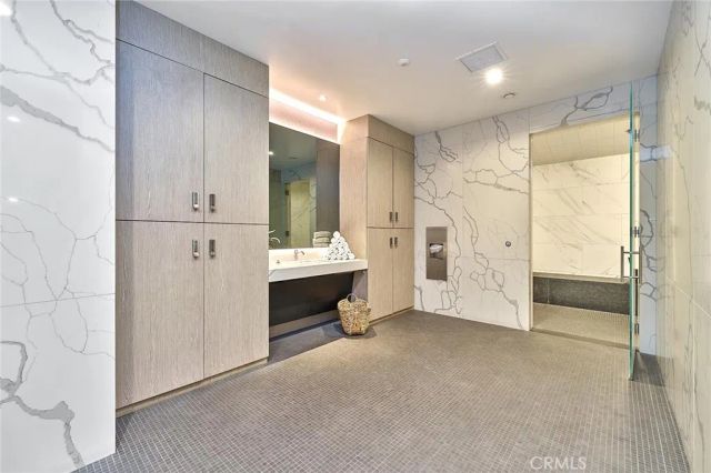 877 Francisco 1717, Los Angeles, CA 90017