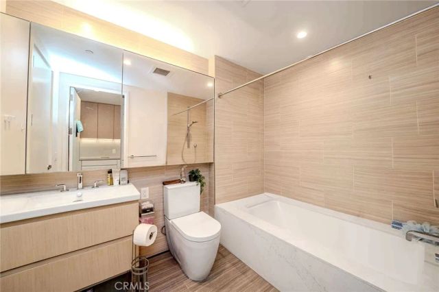877 Francisco 1717, Los Angeles, CA 90017