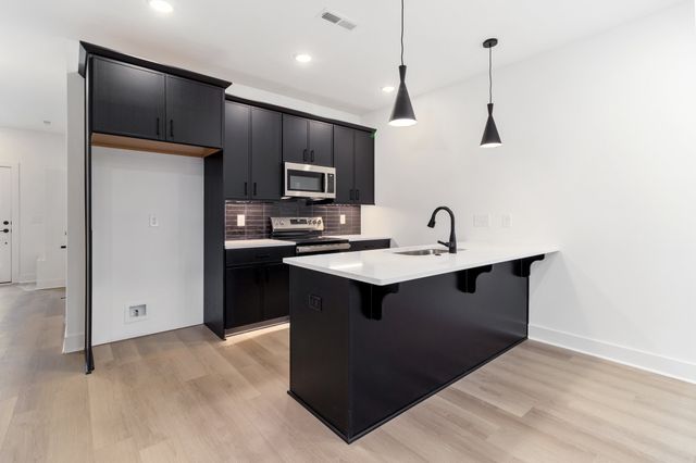 14 HOLLAND PARK WEST, Clarksville, TN 37043
