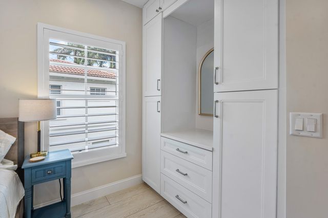550 Tomahawk Court, Palm Beach Gardens, FL 33410