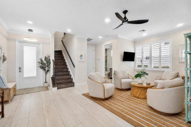 550 Tomahawk Court, Palm Beach Gardens, FL 33410