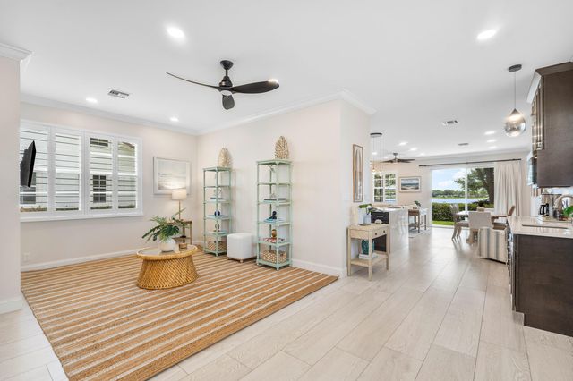 550 Tomahawk Court, Palm Beach Gardens, FL 33410