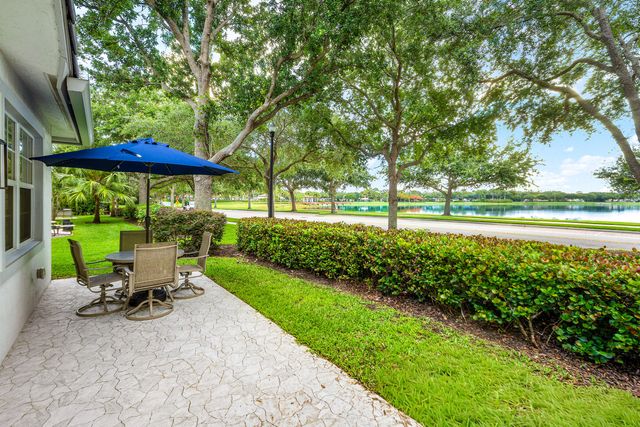 550 Tomahawk Court, Palm Beach Gardens, FL 33410