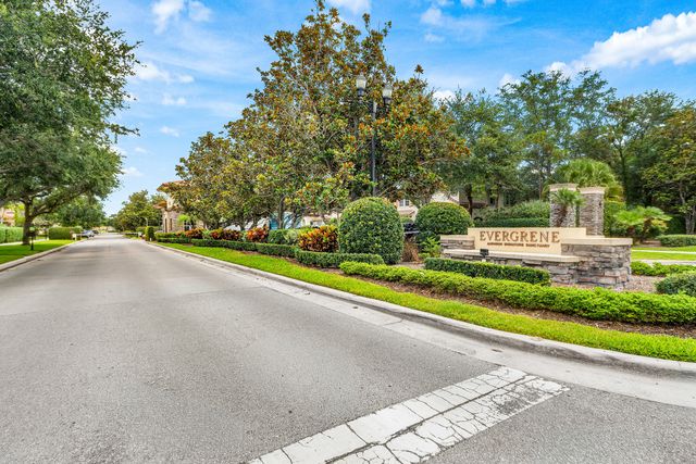 550 Tomahawk Court, Palm Beach Gardens, FL 33410
