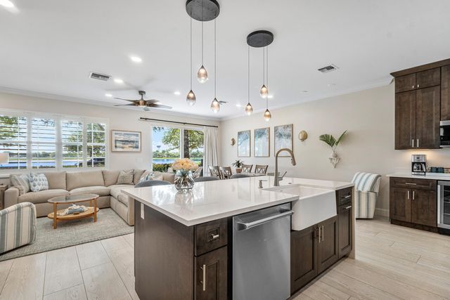 550 Tomahawk Court, Palm Beach Gardens, FL 33410