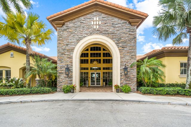 550 Tomahawk Court, Palm Beach Gardens, FL 33410