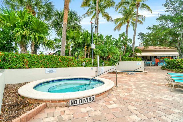 550 Tomahawk Court, Palm Beach Gardens, FL 33410