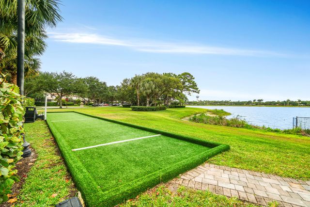 550 Tomahawk Court, Palm Beach Gardens, FL 33410