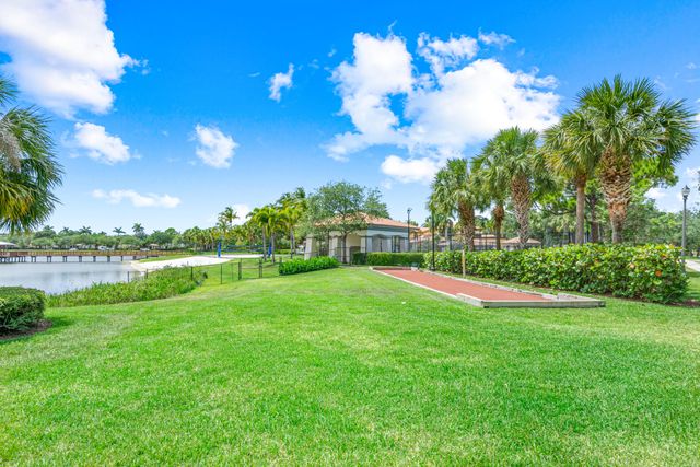 550 Tomahawk Court, Palm Beach Gardens, FL 33410