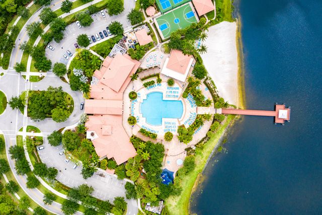 550 Tomahawk Court, Palm Beach Gardens, FL 33410