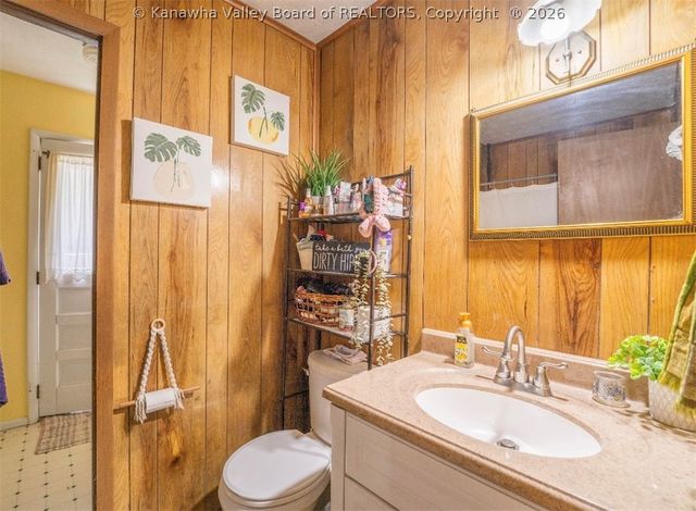 2009 Wilson Avenue, St Albans, WV 25177