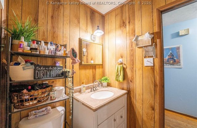 2009 Wilson Avenue, St Albans, WV 25177