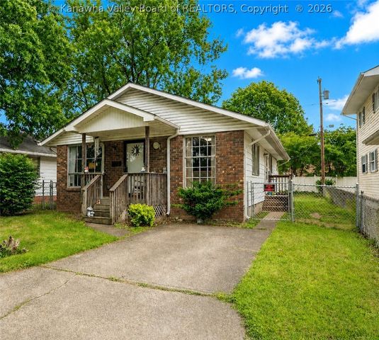 2009 Wilson Avenue, St Albans, WV 25177