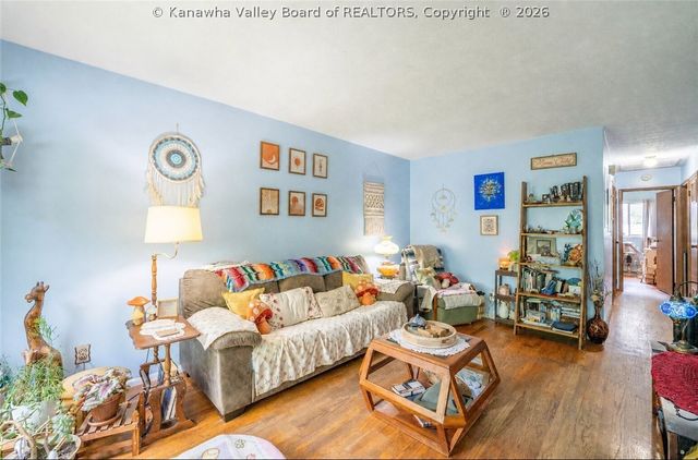 2009 Wilson Avenue, St Albans, WV 25177