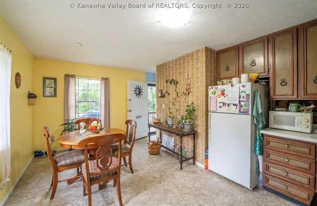 2009 Wilson Avenue, St Albans, WV 25177