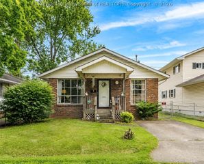 2009 Wilson Avenue, St Albans, WV 25177