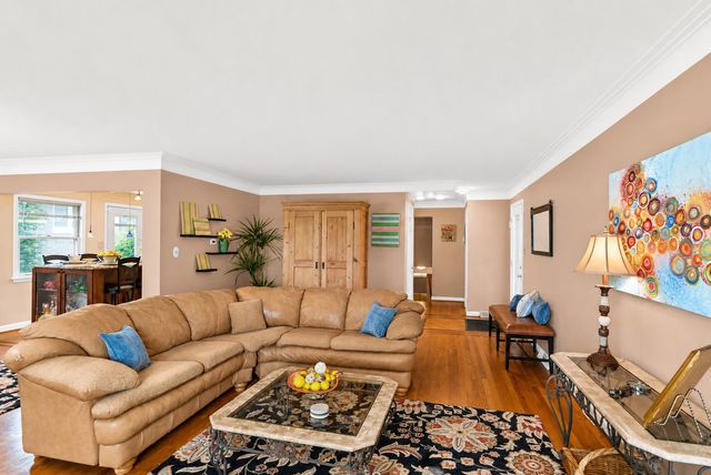 9120 Karlov Avenue, Oak Lawn, IL 60453