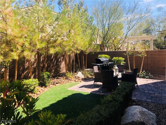 7108 Blissful Peak Street, North Las Vegas, NV 89084