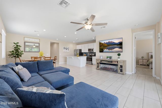 18018 W HESS Street, Goodyear, AZ 85338