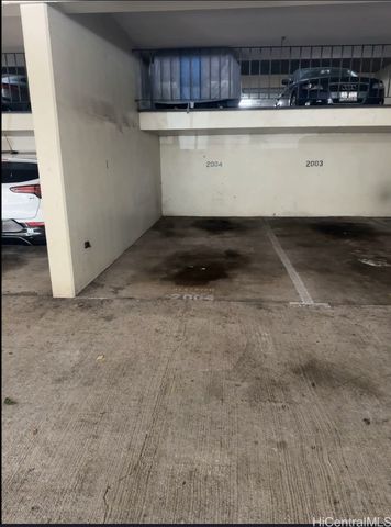 2140 Kuhio Avenue 2004, Honolulu, HI 96815