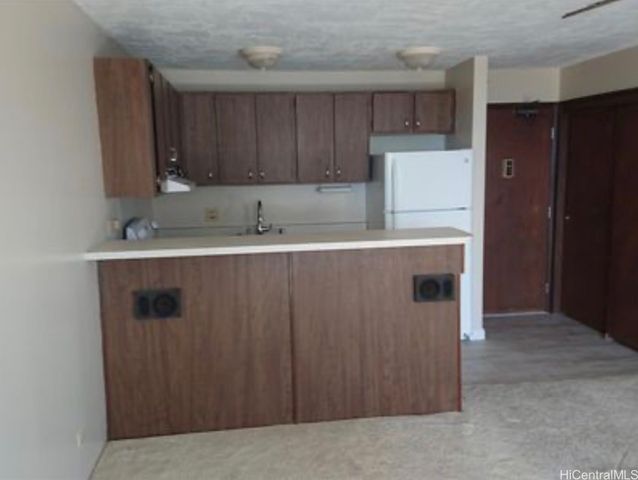 2140 Kuhio Avenue 2004, Honolulu, HI 96815