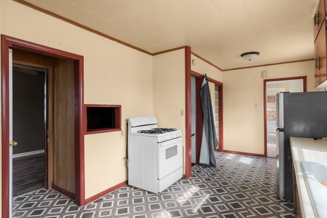 3940 12th Street, Rock Island, IL 61201