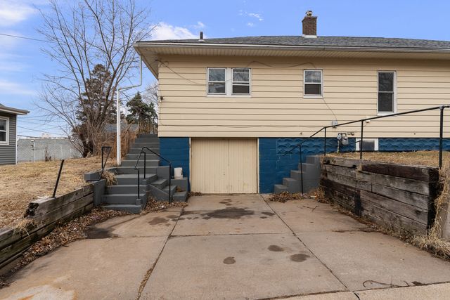 3940 12th Street, Rock Island, IL 61201