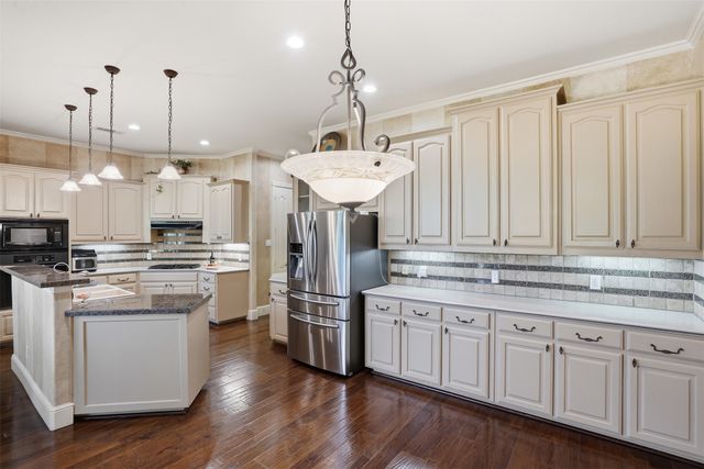 8830 Kameryn Lane, Lantana, TX 76226