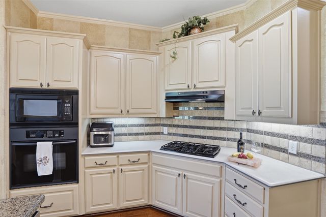 8830 Kameryn Lane, Lantana, TX 76226
