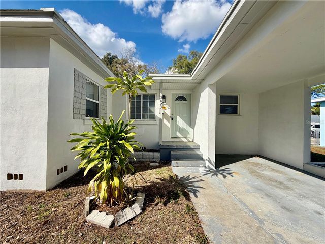 8023 COUNTRY CLUB ROAD N, St Petersburg, FL 33710