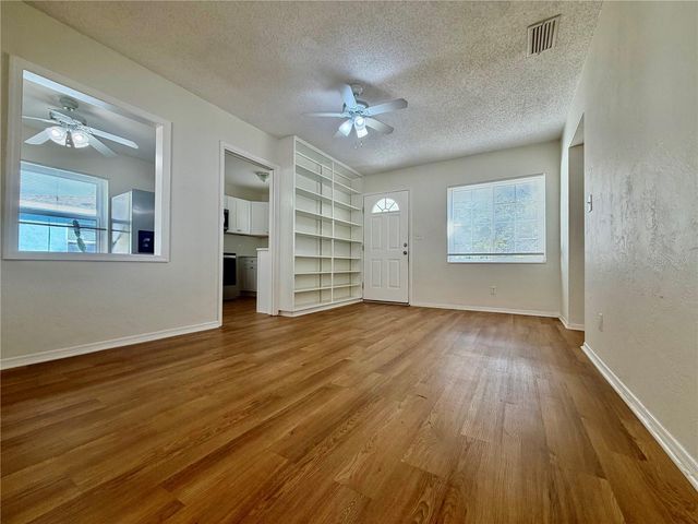 8023 COUNTRY CLUB ROAD N, St Petersburg, FL 33710