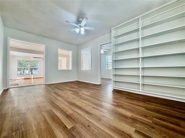 8023 COUNTRY CLUB ROAD N, St Petersburg, FL 33710