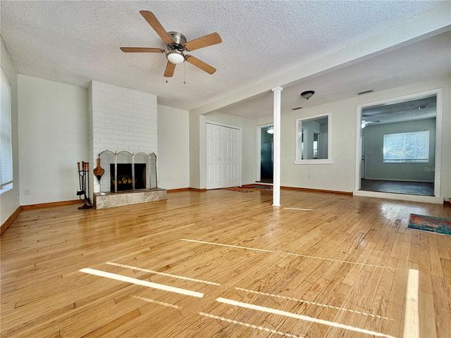 8023 COUNTRY CLUB ROAD N, St Petersburg, FL 33710