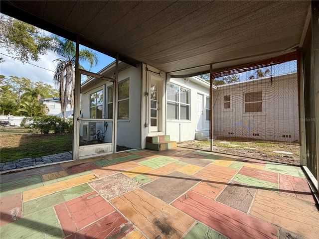 8023 COUNTRY CLUB ROAD N, St Petersburg, FL 33710