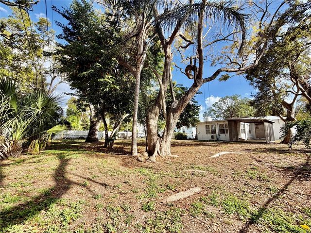 8023 COUNTRY CLUB ROAD N, St Petersburg, FL 33710