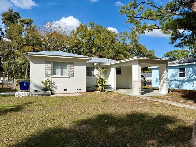 8023 COUNTRY CLUB ROAD N, St Petersburg, FL 33710