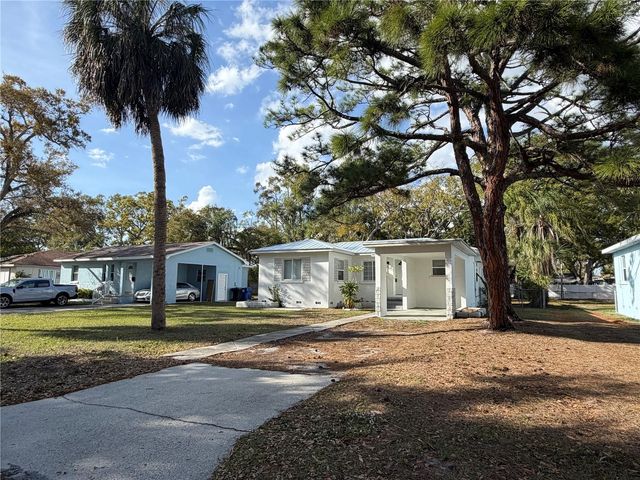 8023 COUNTRY CLUB ROAD N, St Petersburg, FL 33710