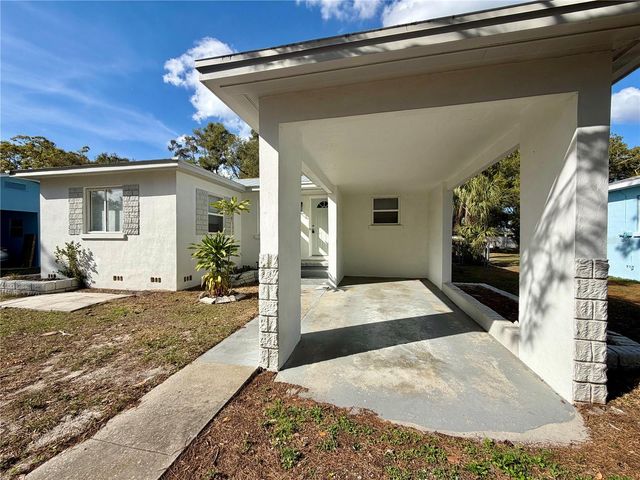 8023 COUNTRY CLUB ROAD N, St Petersburg, FL 33710