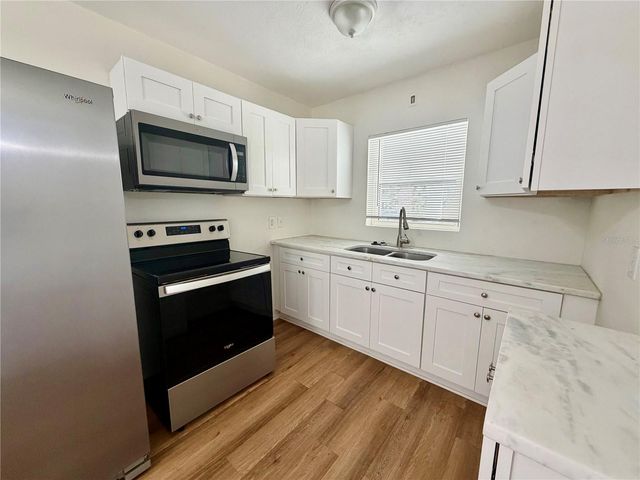 8023 COUNTRY CLUB ROAD N, St Petersburg, FL 33710