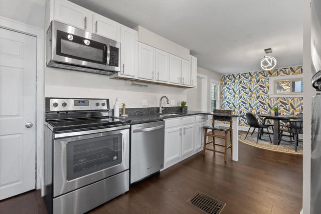 220 E Welch Avenue, Columbus, OH 43207