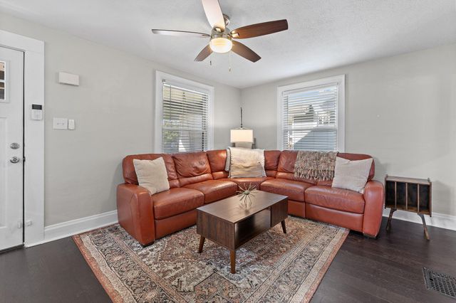 220 E Welch Avenue, Columbus, OH 43207