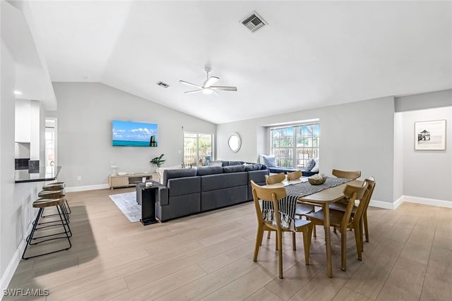 45 Wickliffe DR, Naples, FL 34110