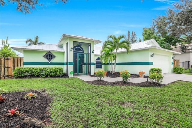45 Wickliffe DR, Naples, FL 34110
