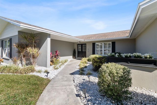 8823 KENWOOD ROAD, Seminole, FL 33777