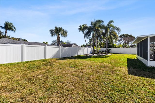 8823 KENWOOD ROAD, Seminole, FL 33777