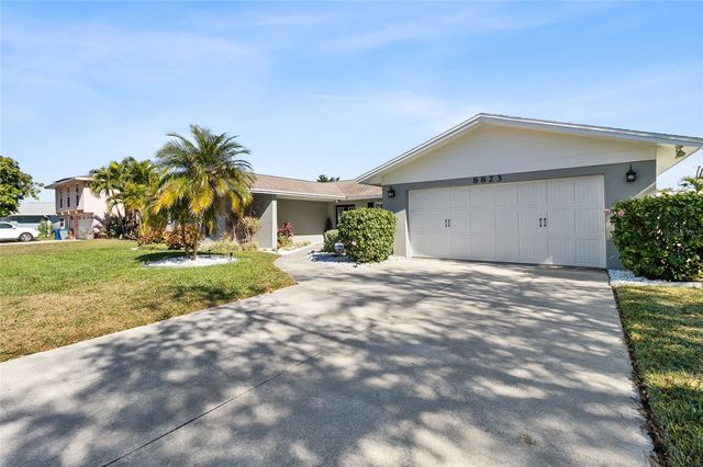 8823 KENWOOD ROAD, Seminole, FL 33777