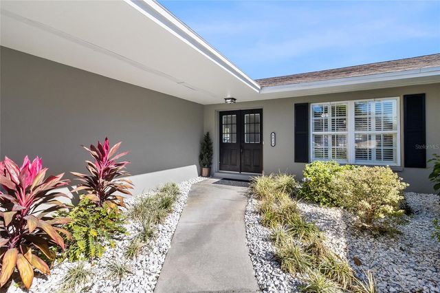 8823 KENWOOD ROAD, Seminole, FL 33777