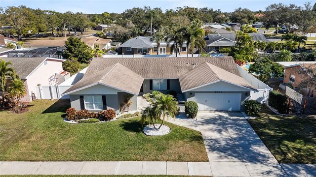 8823 KENWOOD ROAD, Seminole, FL 33777