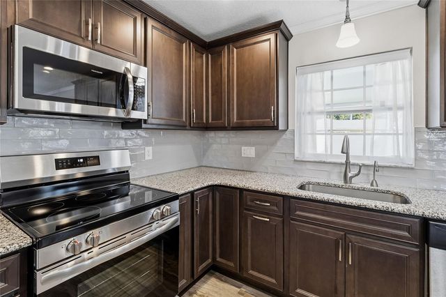 8823 KENWOOD ROAD, Seminole, FL 33777